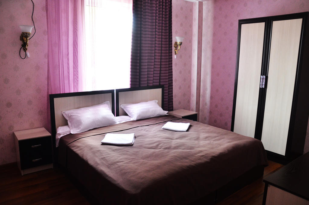 Voyage Hotel بيشكيك الغرفة الصورة