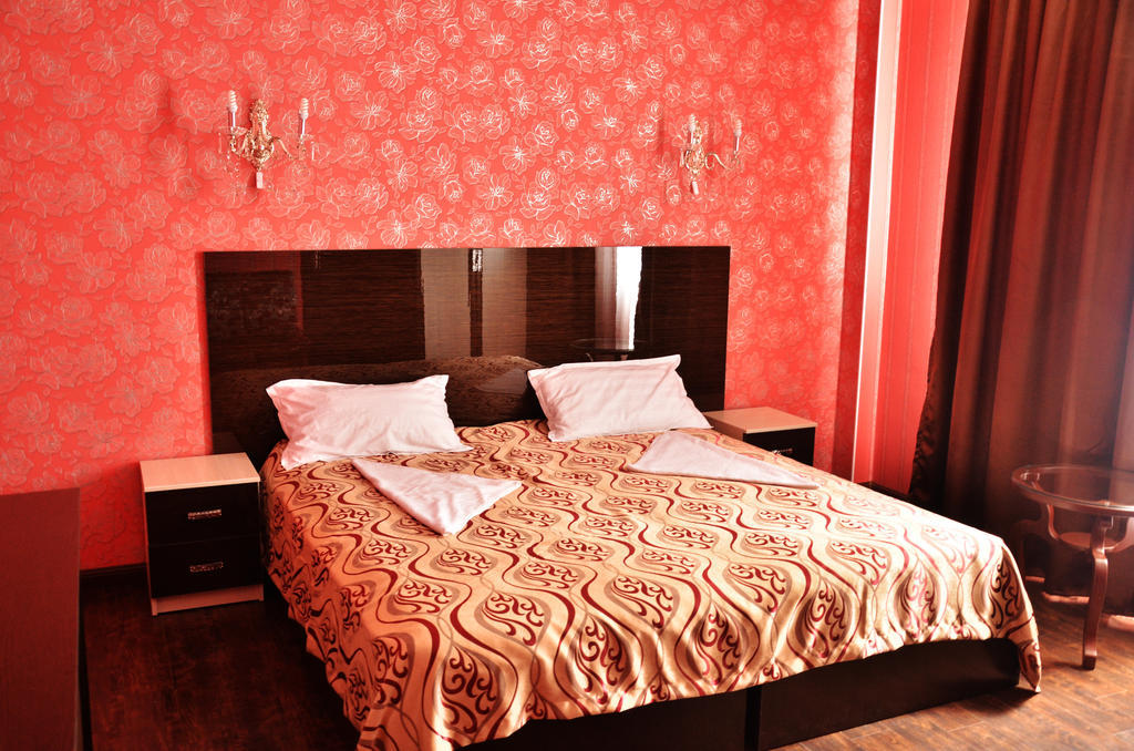Voyage Hotel بيشكيك الغرفة الصورة