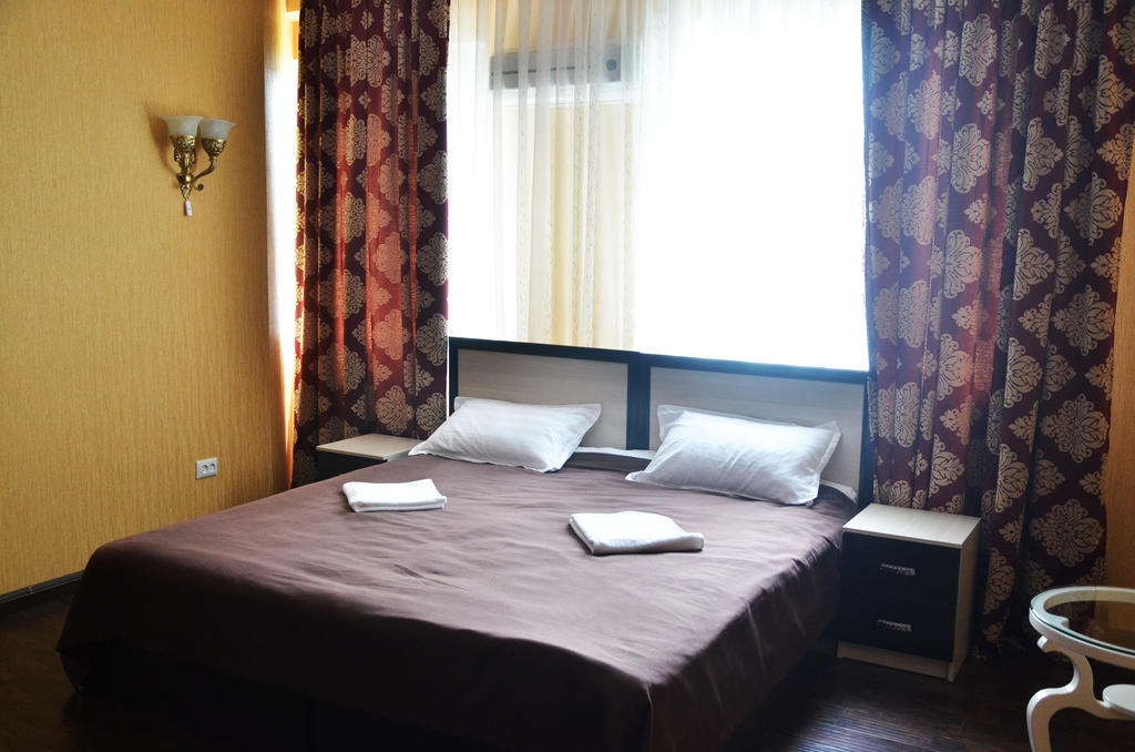 Voyage Hotel بيشكيك الغرفة الصورة