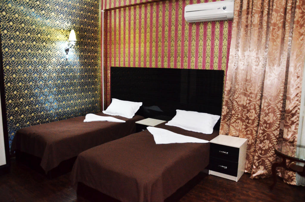 Voyage Hotel بيشكيك الغرفة الصورة