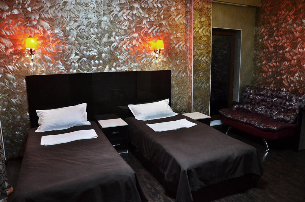 Voyage Hotel بيشكيك الغرفة الصورة