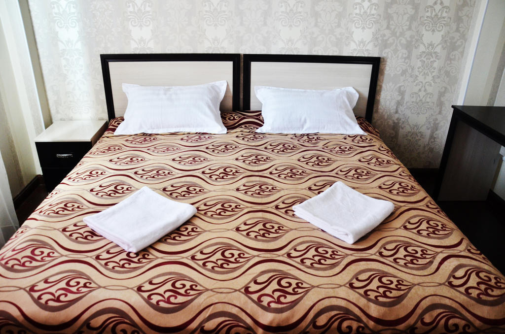 Voyage Hotel بيشكيك الغرفة الصورة