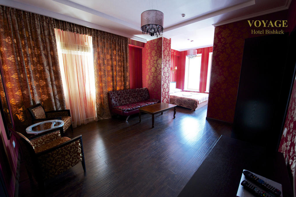Voyage Hotel بيشكيك الغرفة الصورة