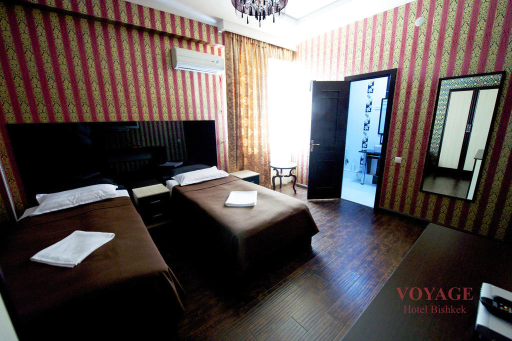 Voyage Hotel بيشكيك الغرفة الصورة