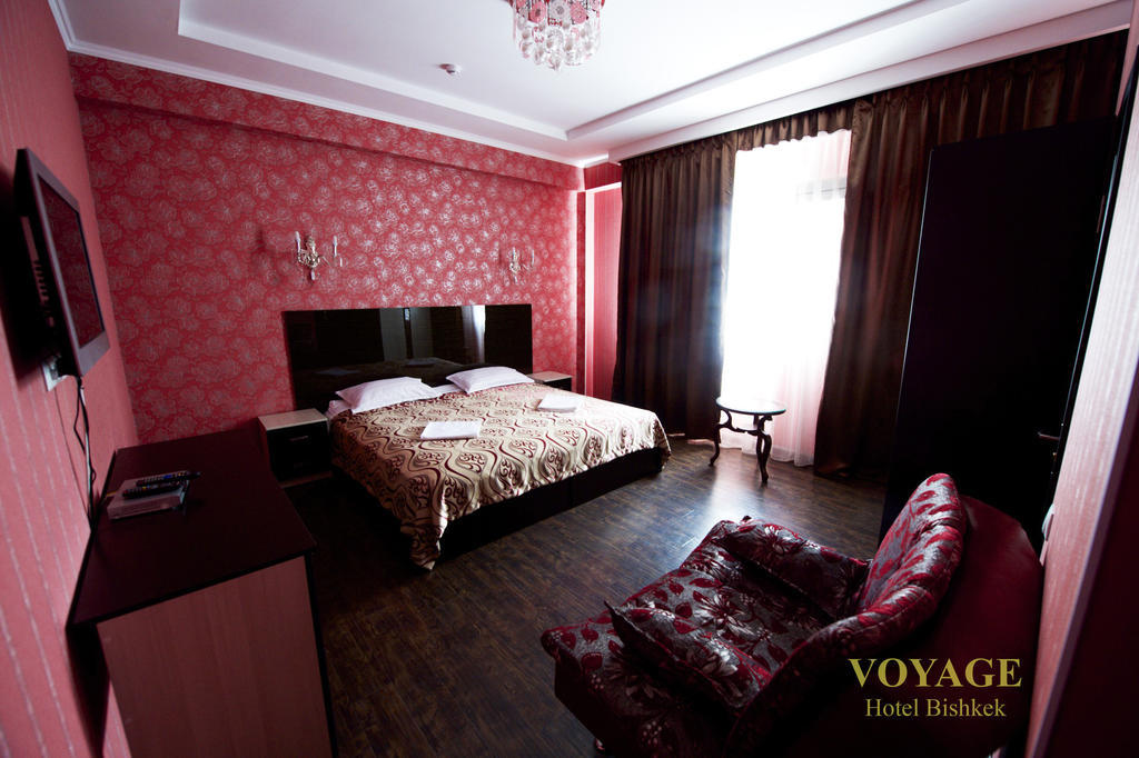 Voyage Hotel بيشكيك الغرفة الصورة