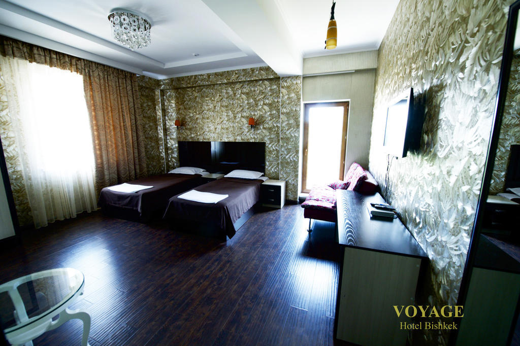 Voyage Hotel بيشكيك الغرفة الصورة
