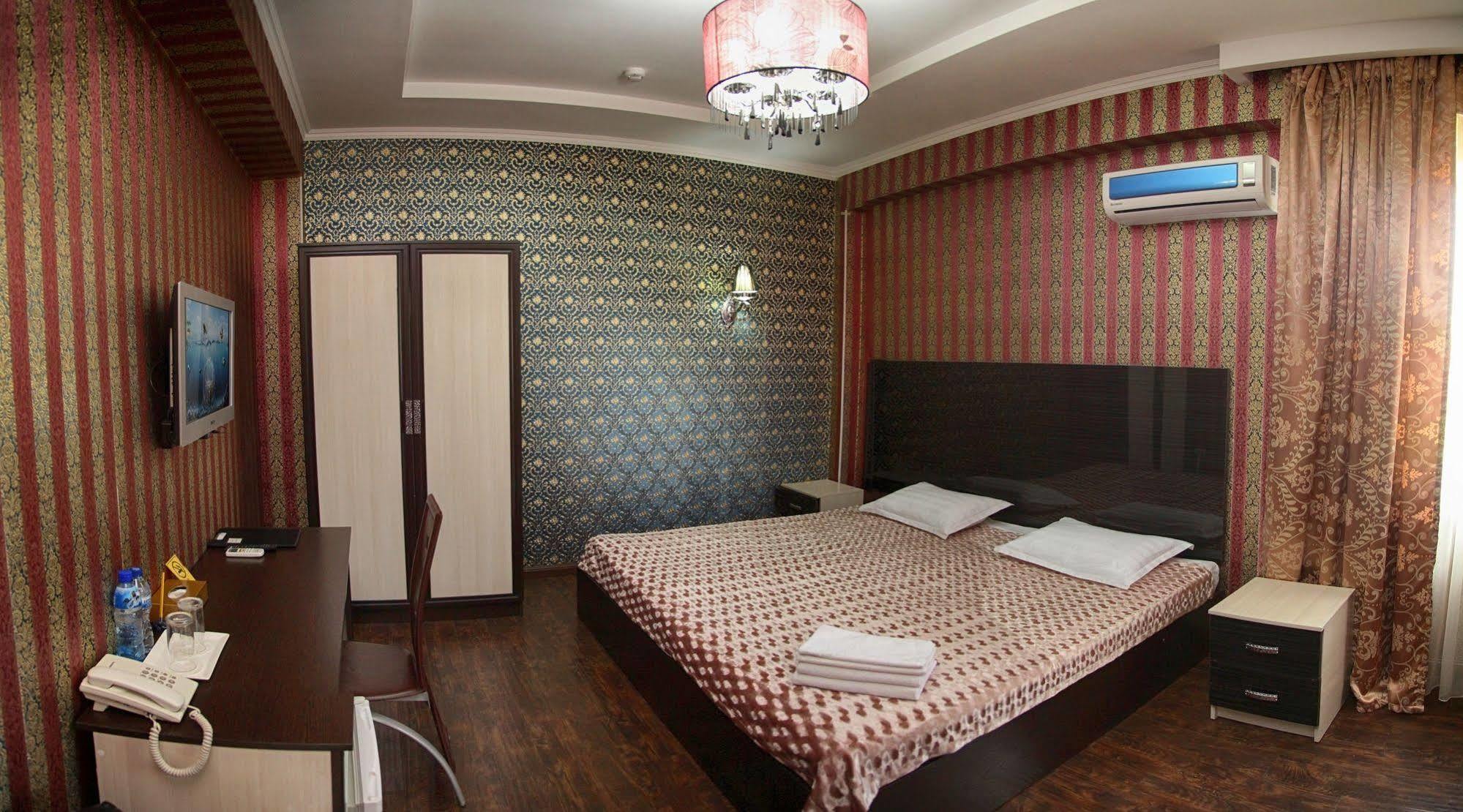 Voyage Hotel بيشكيك المظهر الخارجي الصورة