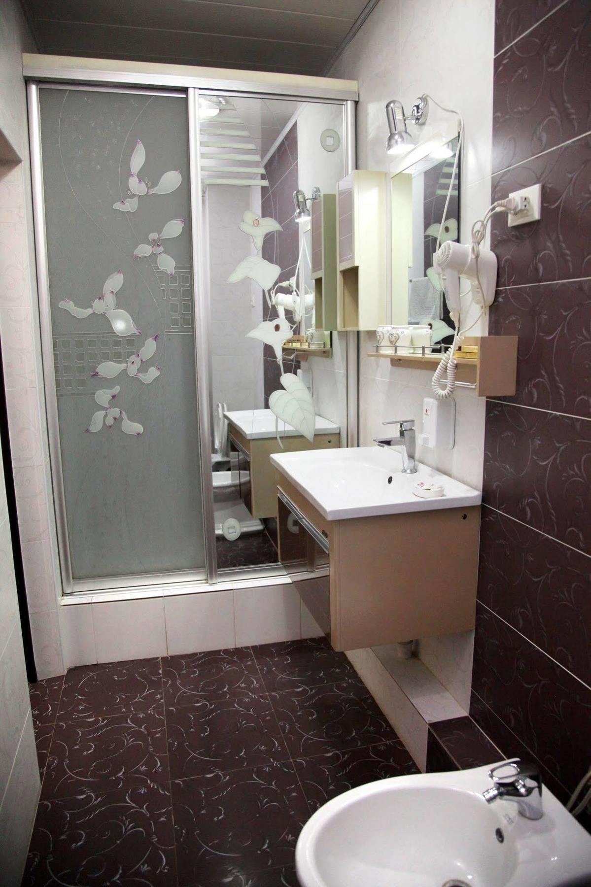 Voyage Hotel بيشكيك المظهر الخارجي الصورة