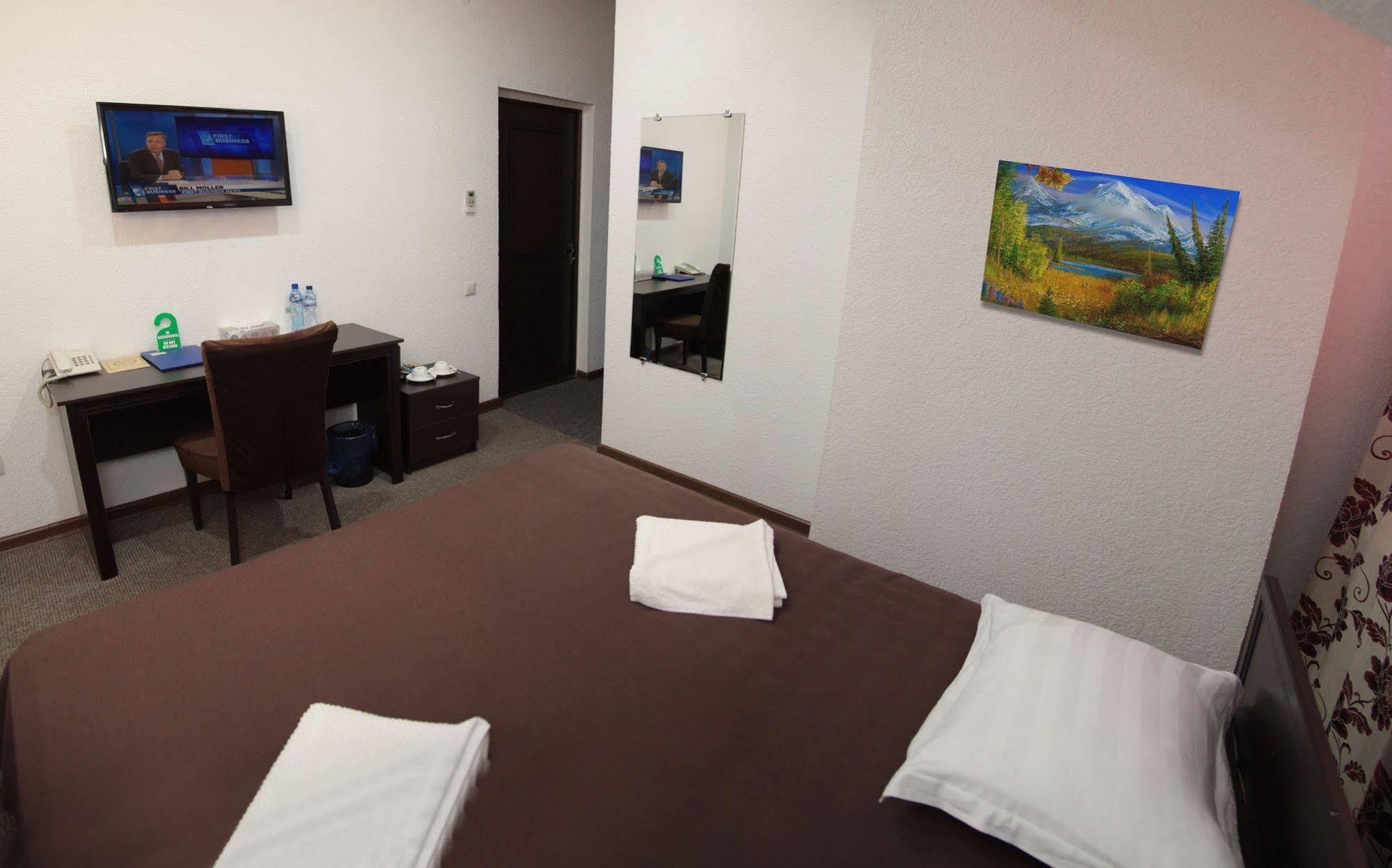 Voyage Hotel بيشكيك المظهر الخارجي الصورة