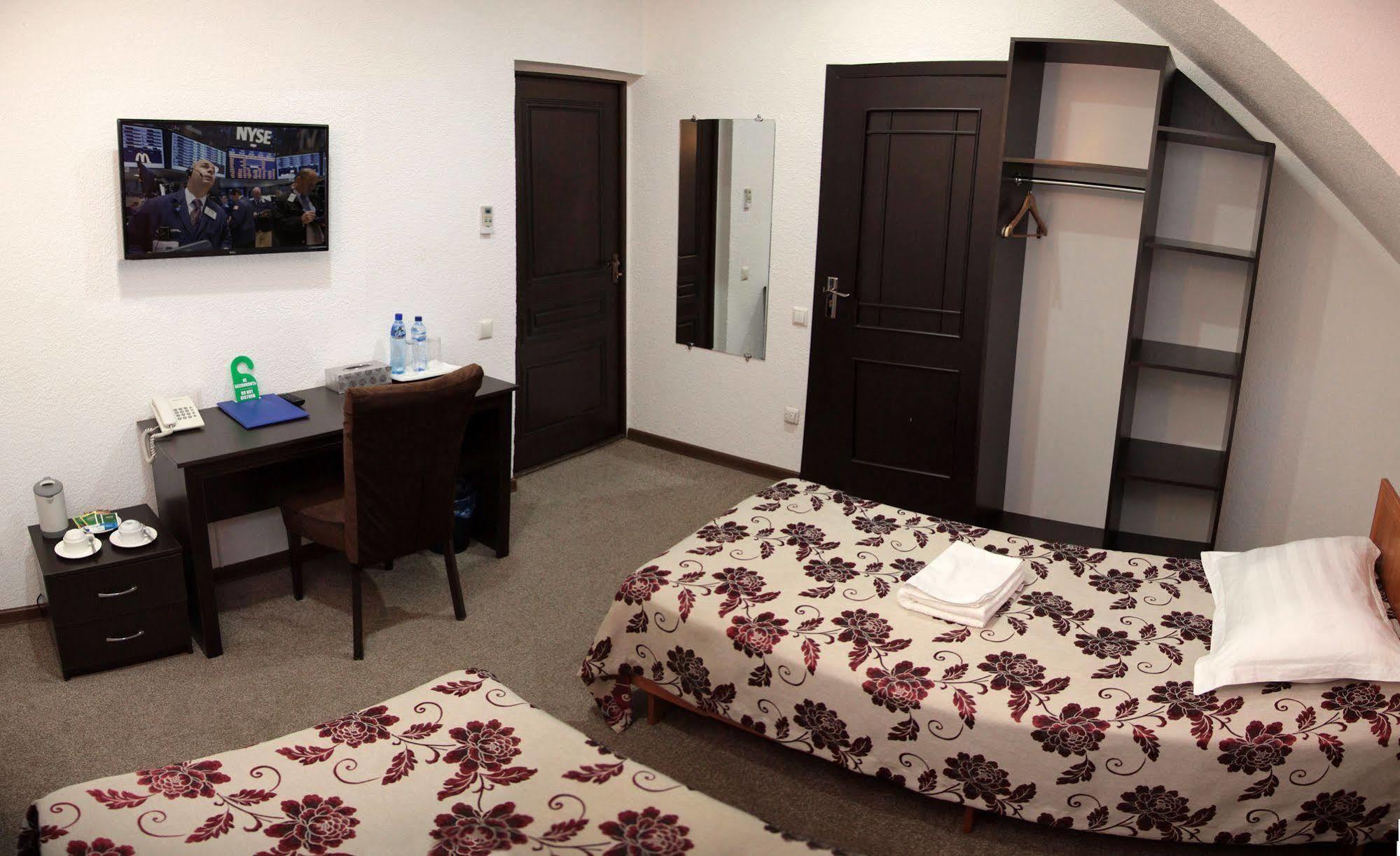 Voyage Hotel بيشكيك المظهر الخارجي الصورة