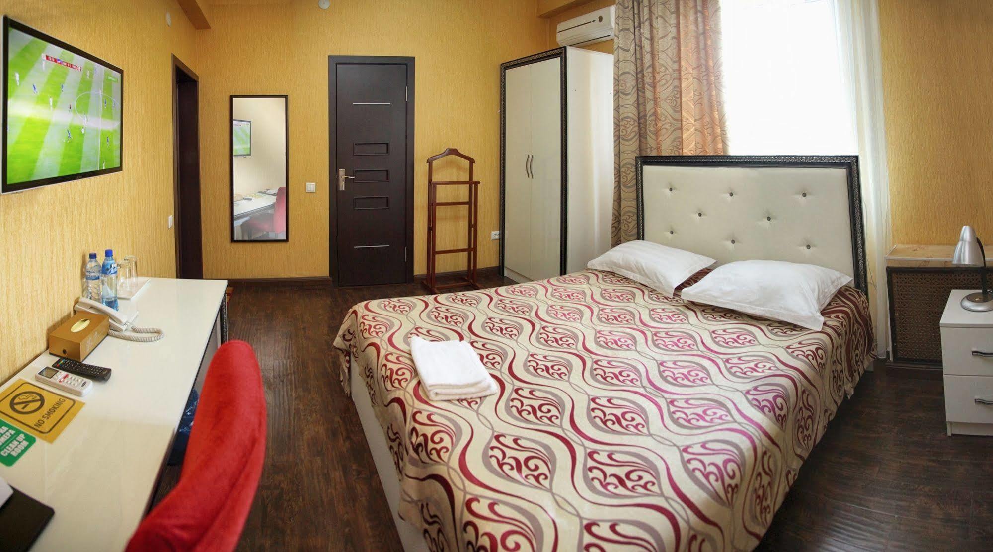 Voyage Hotel بيشكيك المظهر الخارجي الصورة