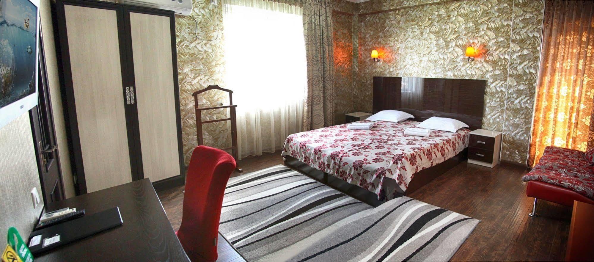 Voyage Hotel بيشكيك المظهر الخارجي الصورة